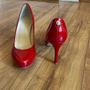 Ivanka Trump Sophia Red platform pumps